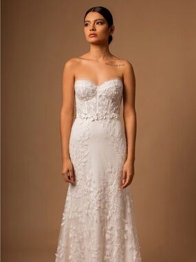 Adriana Madrid ‘Adhara’ Gown